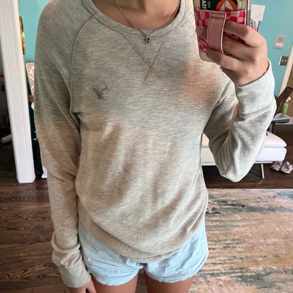 american eagle size s cream long sleeve shirt